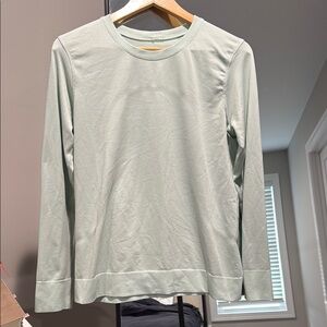 Long sleeve lululemon swift tech tee/ size 8